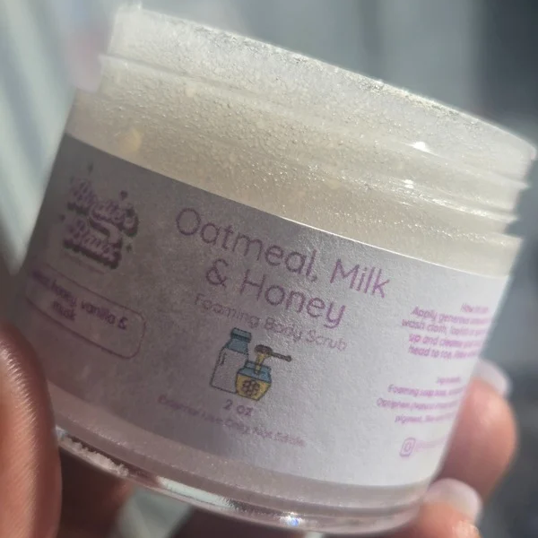 🍯 Oatmeal, Milk, and, Honey Foaming Body Scrub